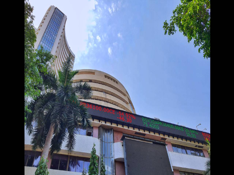 MARKET UPDATE:Sensex climbed over 200 points to trade at 58,517 levels and Nifty50 rose 40 points to trade above 17,400 levels